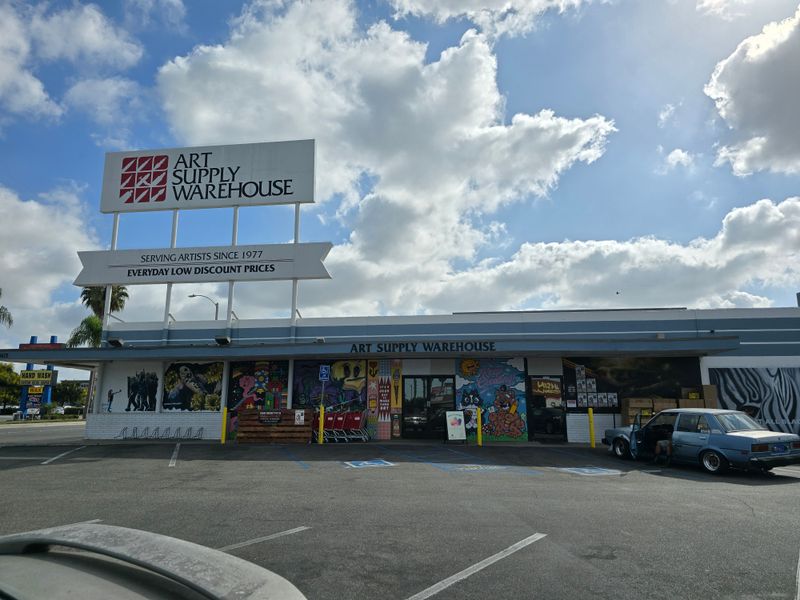 This Massive California Art Warehouse Is Why Artists Are Making Road Trips - Decor Hint Warehouse Scale Redefines Shopping Experience