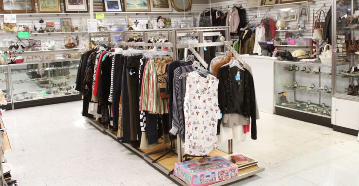 This Massive California Thrift Store Is Packed With Deals You Wont Believe - Decor Hint