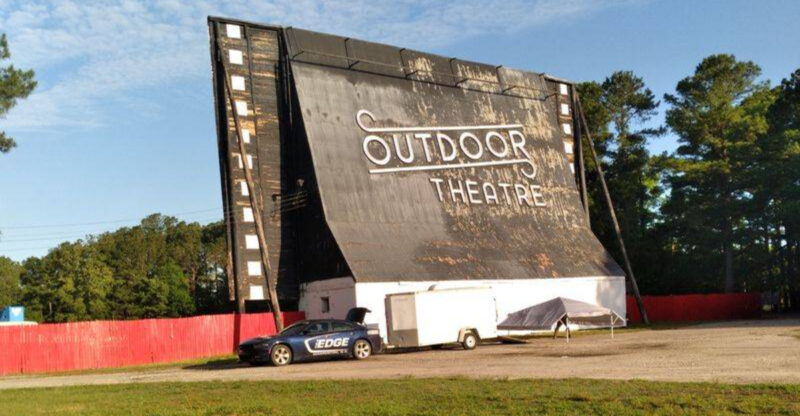 This North Carolina Classic Drive-In Still Screens Films Under The Night Sky
