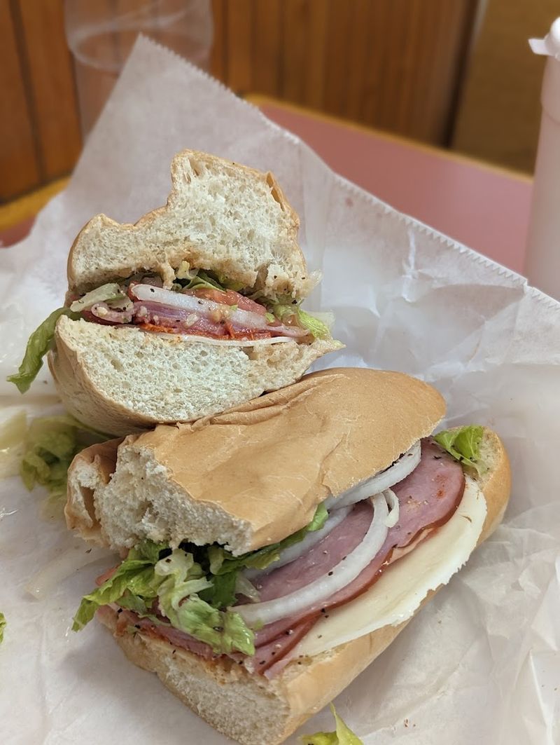 This North Carolina Eatery Serves Unbeatable Cheesesteaks You Need to Try This Weekend - Decor Hint Quick Snapshot