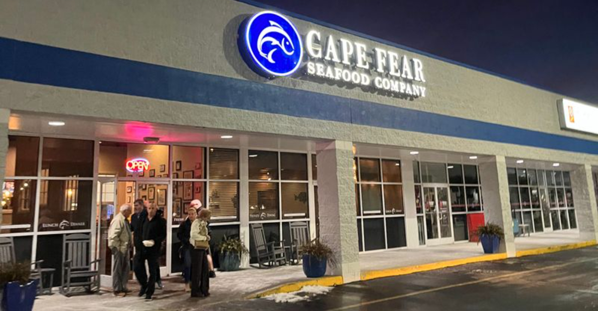 This North Carolina Island Seafood Spot Makes Crab Cakes A Must Try This February - Decor Hint