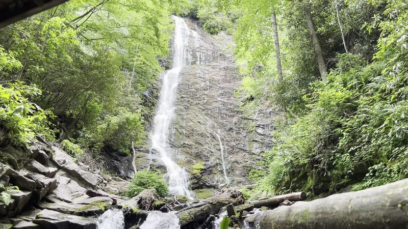 This North Carolina Stairway Trail Turns Into A Spring Wonderland - Decor Hint The Legendary 120-Foot Cascade