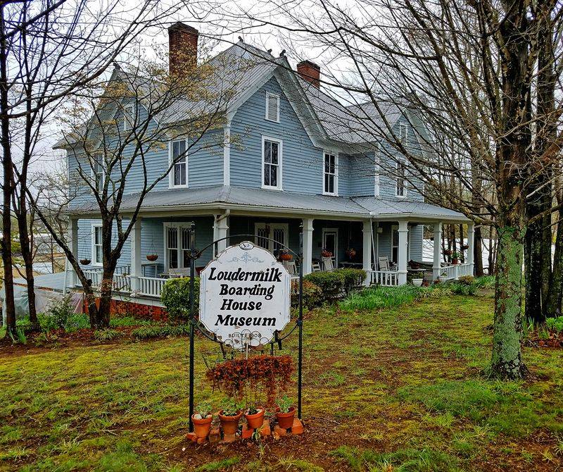 The Historic Boarding House Where Elvis Actually Stayed
