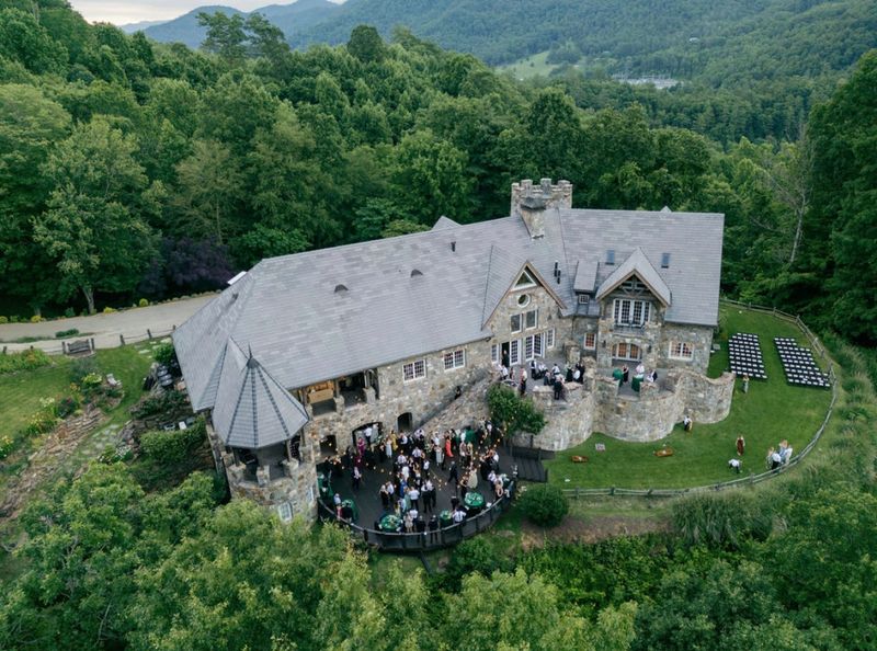 This Secret Castle In North Carolina Brings Medieval Magic To Life - Decor Hint Sixty-Two Acres Of Mountain Paradise Surrounding The Castle