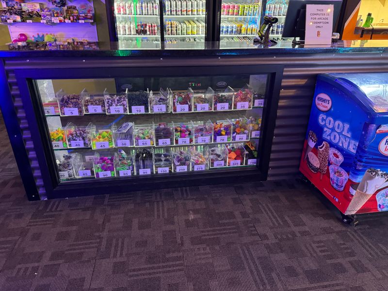 New York-Style Pizza And Full Snack Bar