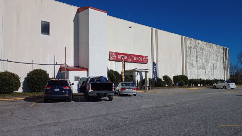 Operating Hours That Welcome Weekend Warriors And Weekday Explorers