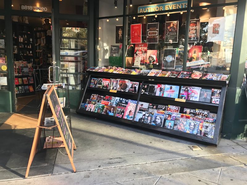 Wander Through California's Iconic Bookstore That Feels Like A Maze - Decor Hint Exclusive Autographed Books Available
