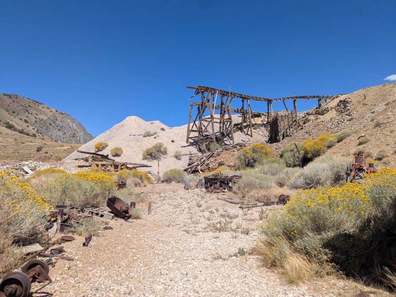 This Eerie California Ghost Town Has A Way Of Sending Chills Down Your Spine - Decor Hint Decline Came Through Fire And Economic Collapse