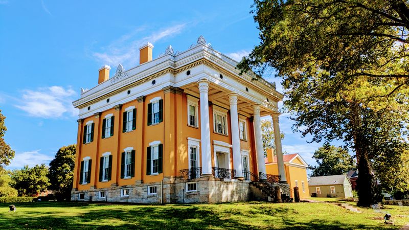 These 15 Cute Things To Do In Georgia This Month Will Make You Feel Like You're In Europe - Decor Hint Explore Madison's Antebellum Homes