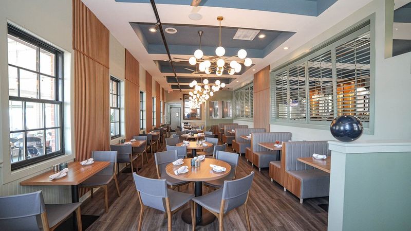 River 128 Restaurant, Wilmington