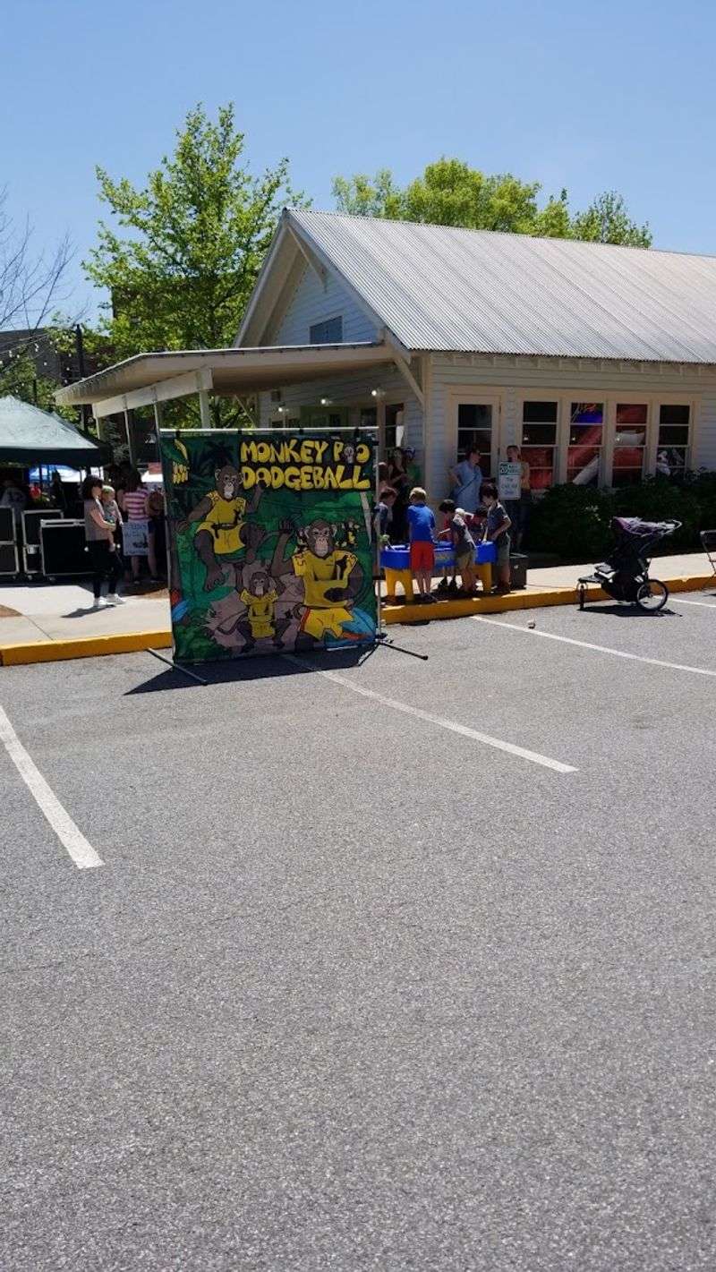 Go Where Craft Beer Meets Candlelit Concerts & Discover Cumming's Vickery Village In Georgia - Decor Hint Live Music Lineup Throughout the Year