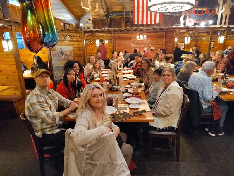 This Middle-Of-Nowhere California Restaurant Has Steaks People Will Drive Hours For - Decor Hint Jr. Deputy Program Makes Family Dining More Affordable