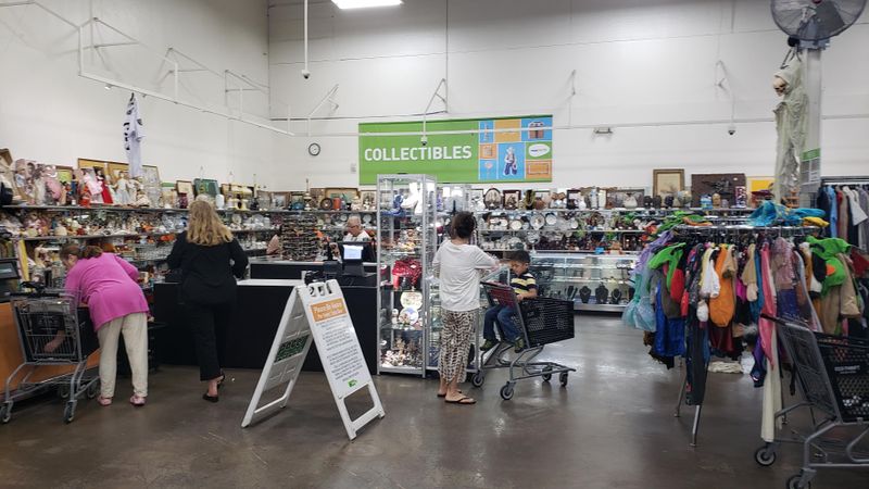 This 39,000-Square-Foot Sacramento, California Thrift Store Is Packed With Endless Secondhand Finds - Decor Hint Simple Donation Drop-Off