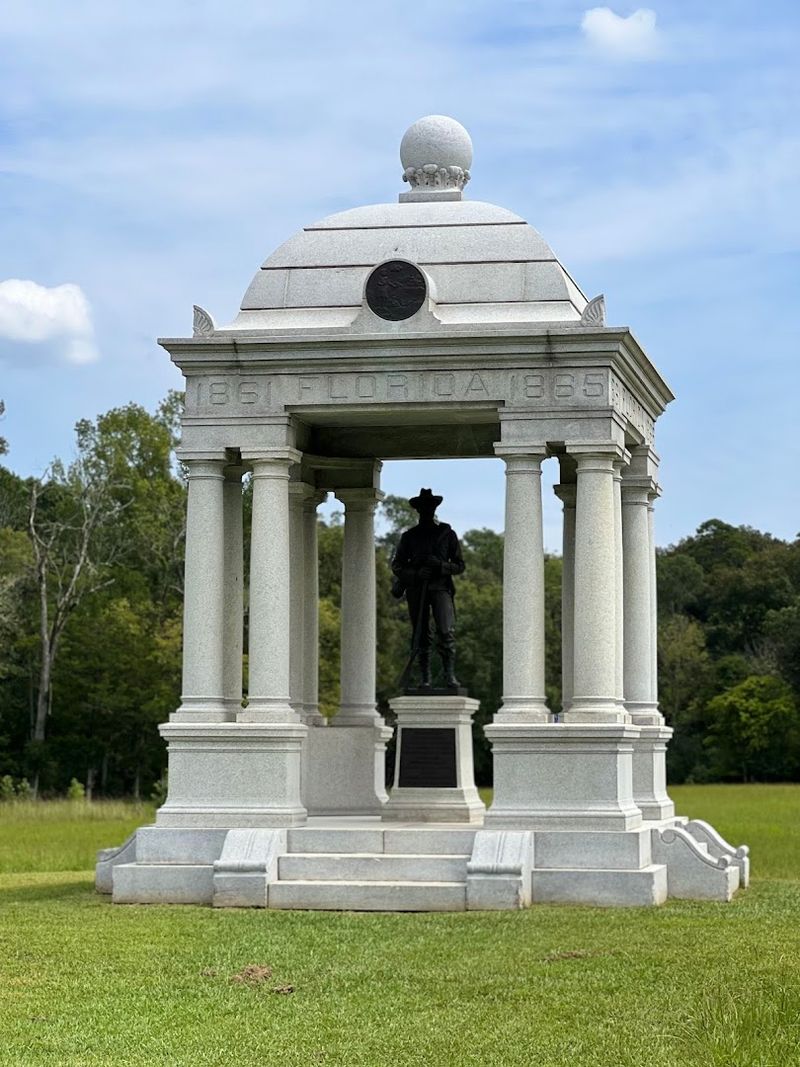 White-Tailed Deer Now Wander This Georgia Park Where Civil War Battles Were Once Held - Decor Hint Photography Opportunities Around Every Corner