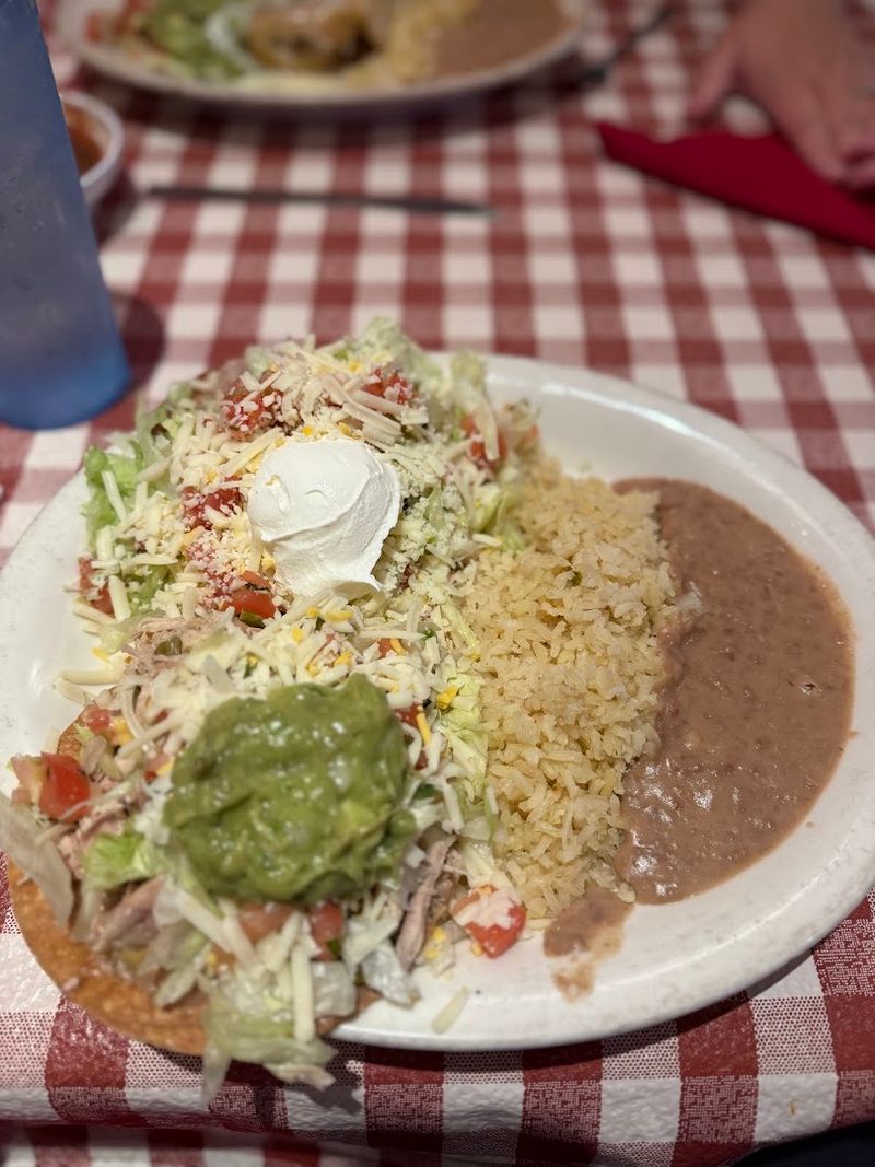 This Hidden Mexican Eatery In Georgia Serves The Best Margaritas And Nachos - Decor Hint When To Visit For The Best Experience