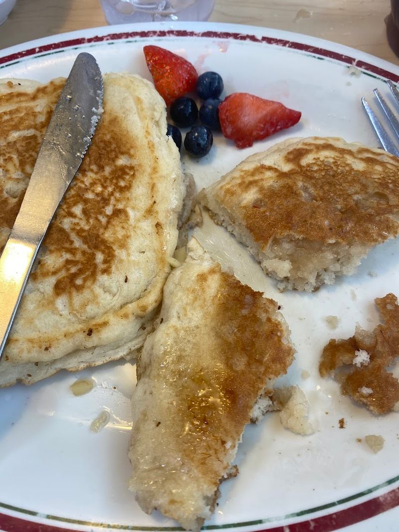 North Carolina's Best-Kept Diner Secret You Can Visit This Weekend - Decor Hint The Biscuits Here Are Fluffy Perfection