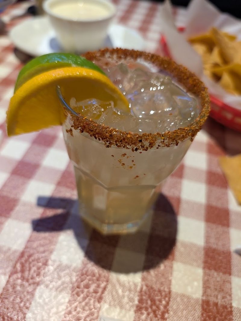 This Hidden Mexican Eatery In Georgia Serves The Best Margaritas And Nachos - Decor Hint The Margaritas Here Are A Must-Try
