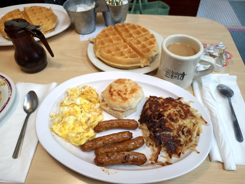 North Carolina's Best-Kept Diner Secret You Can Visit This Weekend - Decor Hint Crispy Hash Browns That Steal The Show