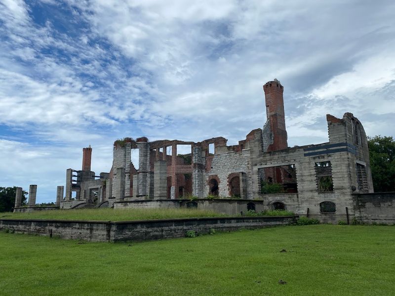 11 Eerie Abandoned Places In Georgia That Feel Like Time Capsules - Decor Hint Dungeness Ruins, Cumberland Island