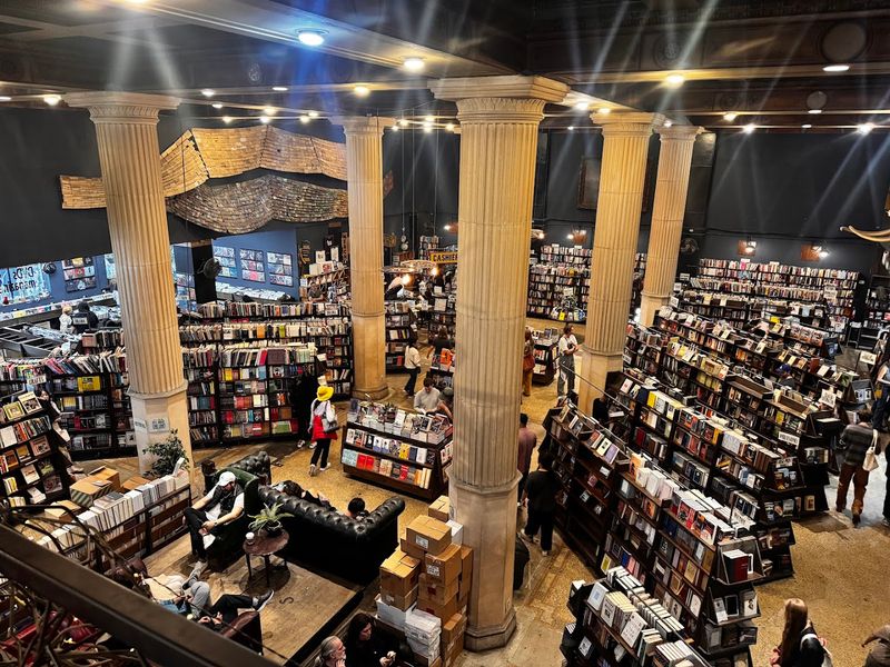 The Last Bookstore – Los Angeles
