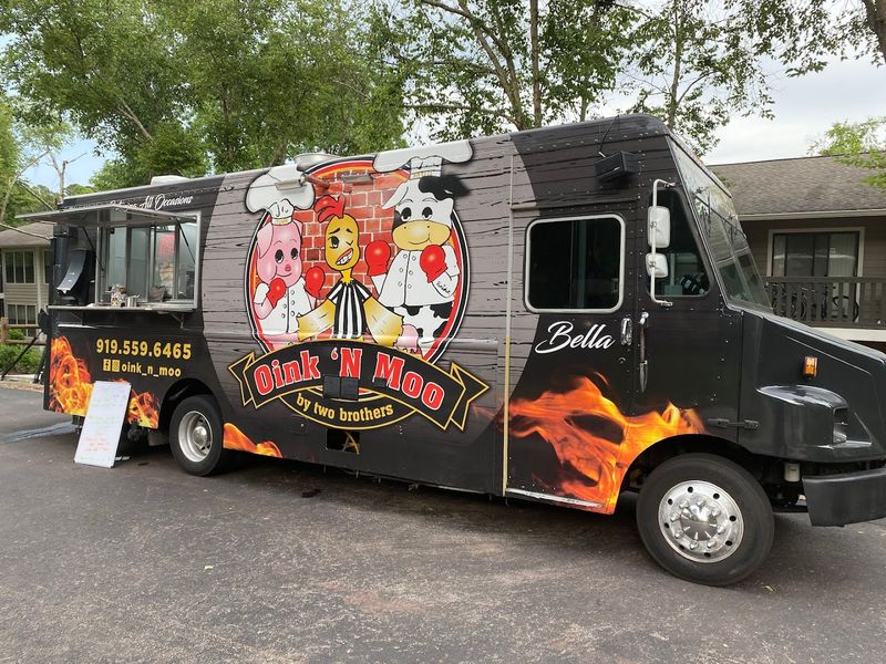 Oink N Moo, Raleigh
