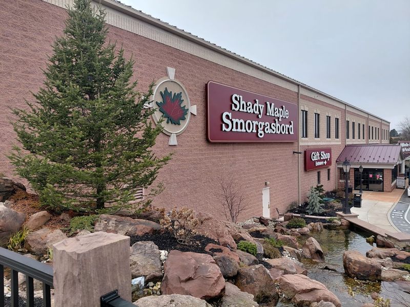 Shady Maple Smorgasbord, East Earl