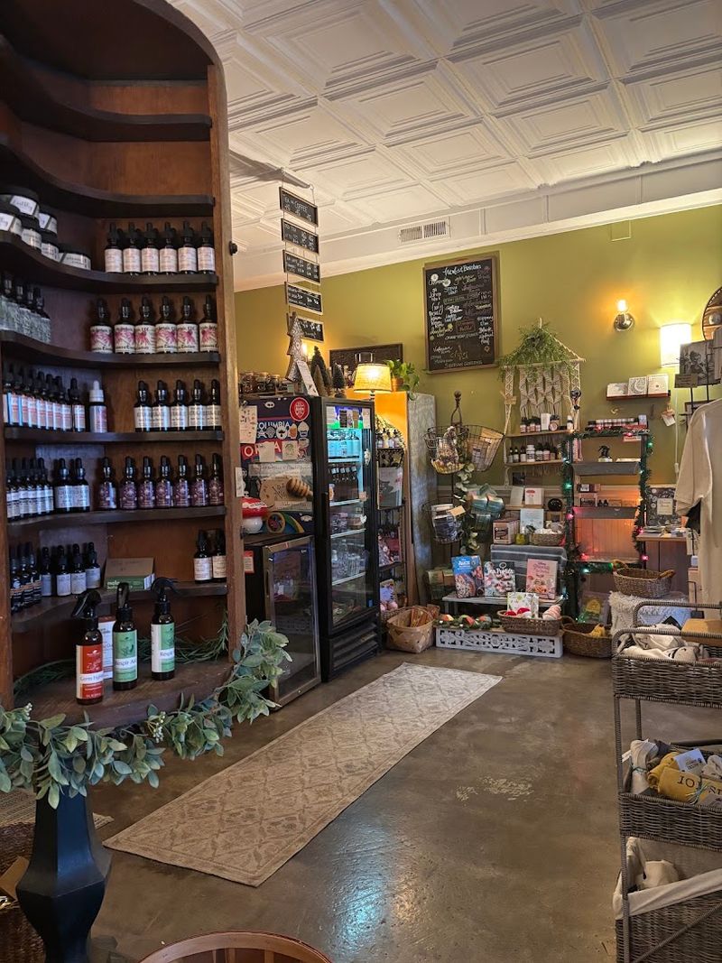 12. Vida Pour Tea, Greensboro