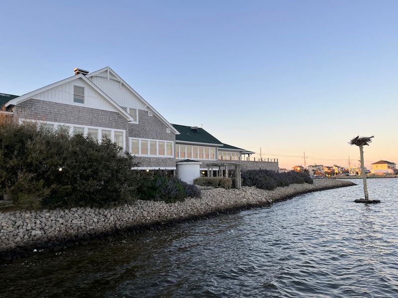 Basnight's Lone Cedar Café, Nags Head