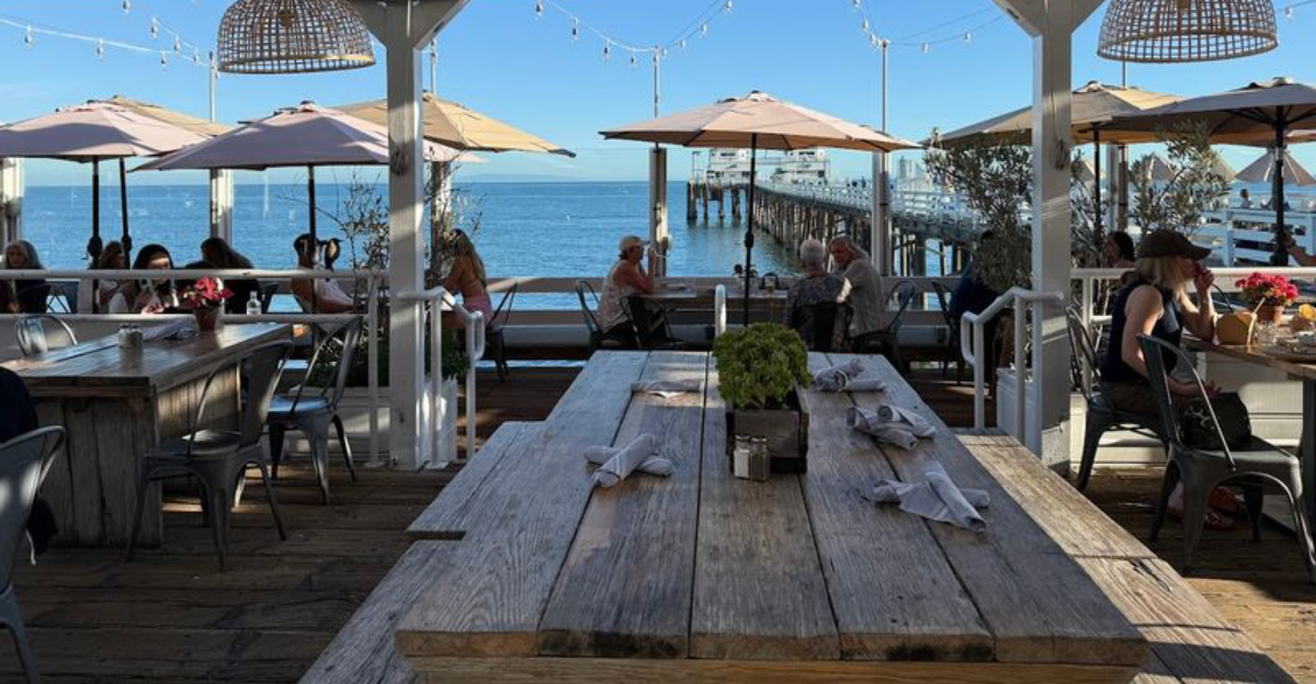 13 California Waterfront Cafes Where Locals Go For Dinner And The Perfect Ocean Sunset - Decor Hint