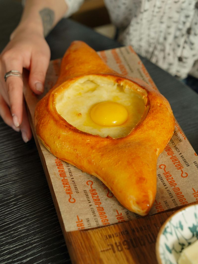 15 Must-Have Wedding Foods In Georgia That Everyone Expects To See - Decor Hint Khachapuri