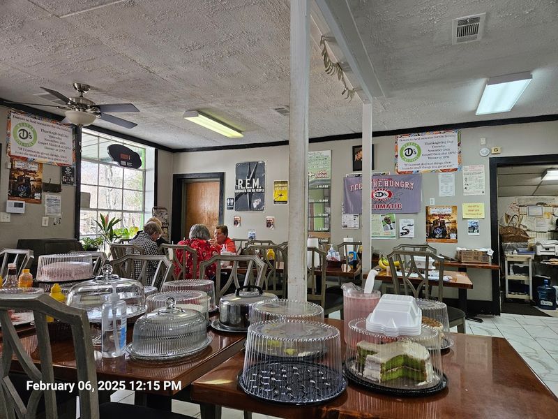 2026 Guide To 15 Hidden Fried Chicken Joints In Georgia Worth Discovering - Decor Hint Weaver D's Delicious Fine Foods – Athens, GA