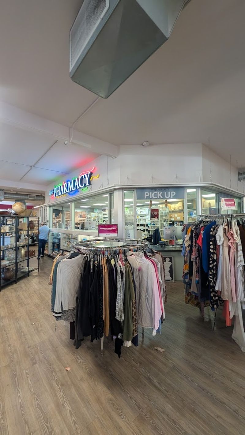 This California Thrift Store Helps Fund Healthcare Every Time Someone Shops - Decor Hint Free On-Site HIV Testing Available To All Visitors