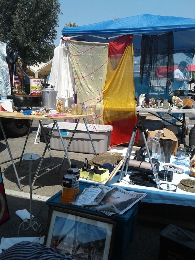 Vintage And Collectible Treasures Around Every Corner