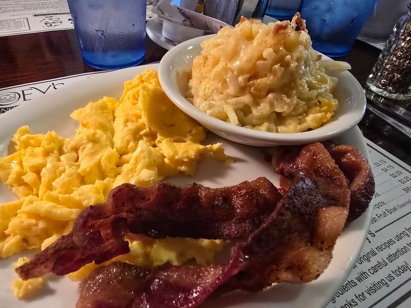 This Cozy Mountain Breakfast Spot In North Carolina Is Worth Waking Up Early For - Decor Hint Crispy Bacon And Classic Morning Plates