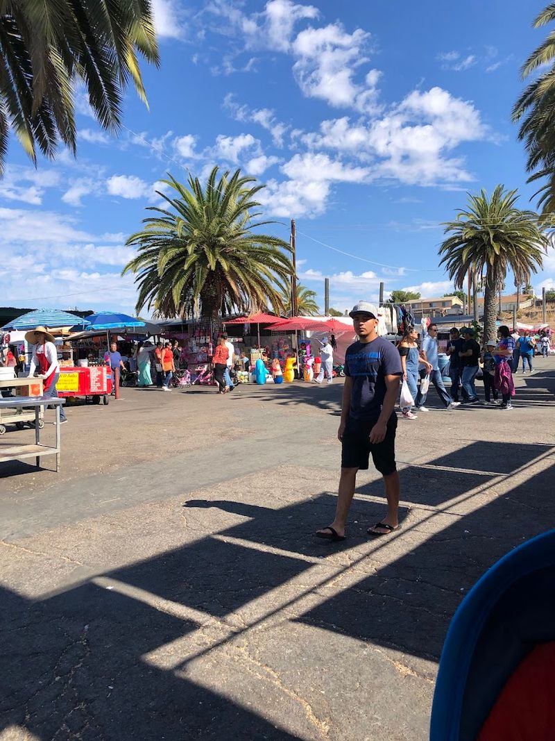 This California Swap Meet Has Been Drawing Crowds Since 1970 With Hundreds Of Vendors - Decor Hint Community Roots That Go Deeper Than Just Shopping