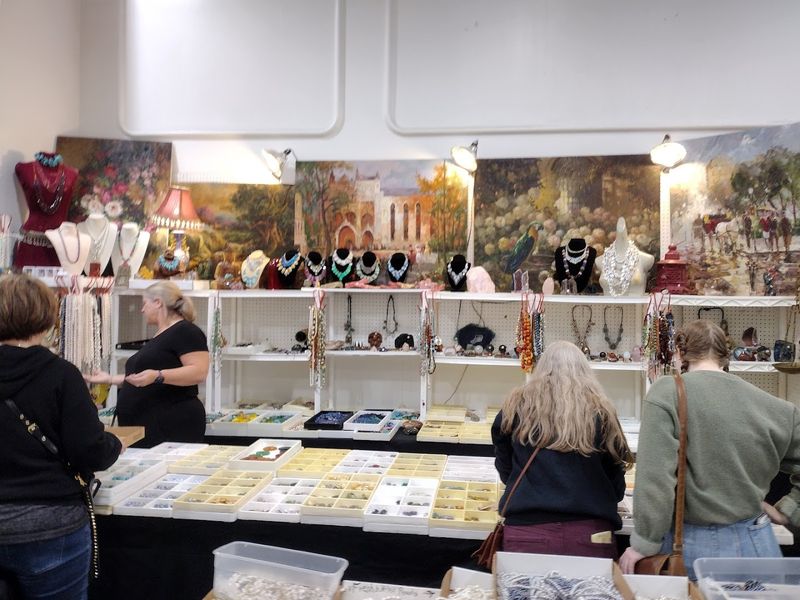 This Treasure-Filled Marketplace Scott Antique Markets Atlanta Georgia Is A 2026 Must-Visit - Decor Hint A True Community Where Collectors and Enthusiasts Connect
