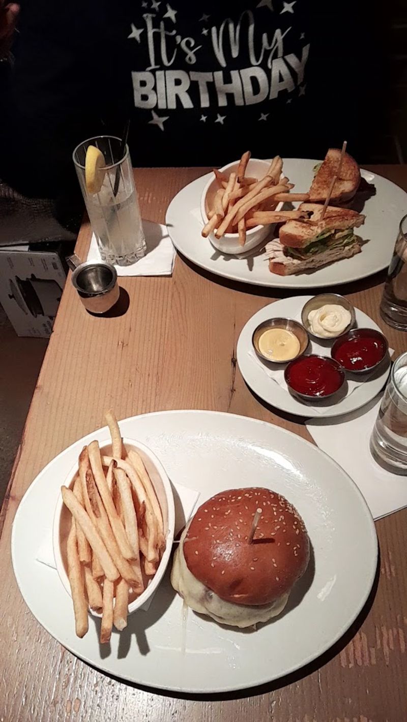 Live Music That Elevates Select Evenings