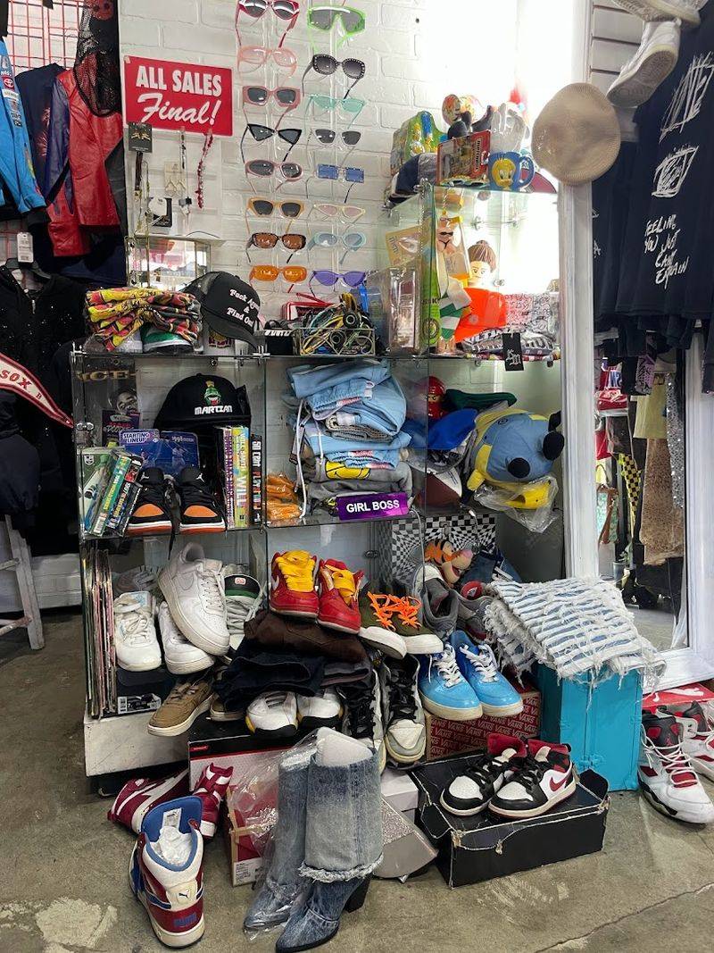 This Budget-Friendly California Thrift Store Is Full Of Deals You Won't Believe - Decor Hint Things Worth Hunting For