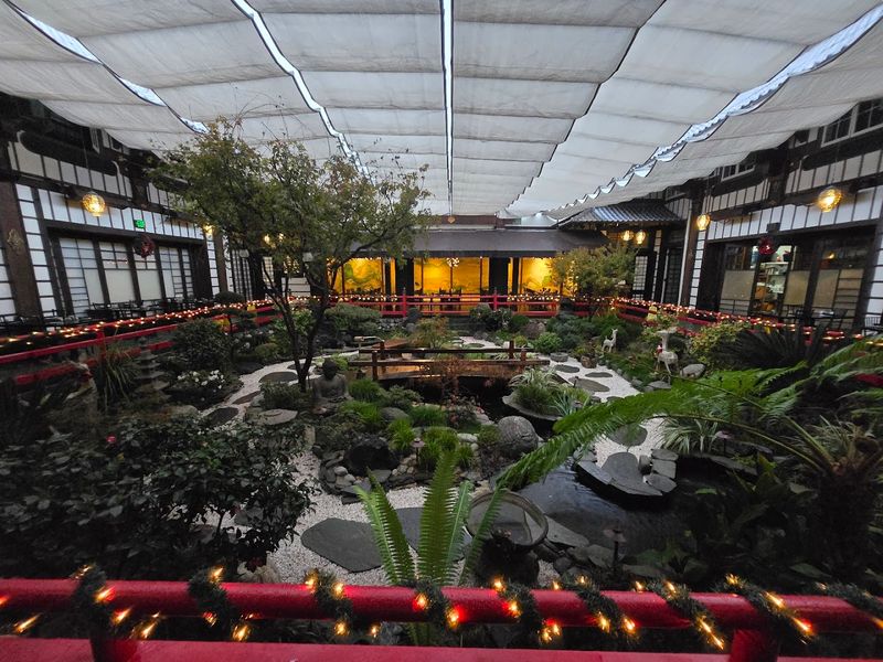 This 110-Year-Old Mountain Palace Overlooking The Hollywood Hills, California Is A Stunning Kyoto Castle Replica With A 600-Year-Old Pagoda And 360° Views - Decor Hint Garden Courtyard With Koi Ponds And Traditional Landscaping