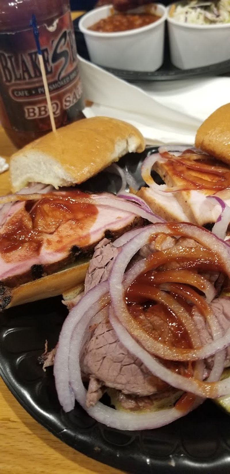 We Found An Anaheim Smokehouse Where The Brisket Is Worth A California-Wide Road Trip - Decor Hint The Beef Brisket Sandwich Worth Ordering Twice