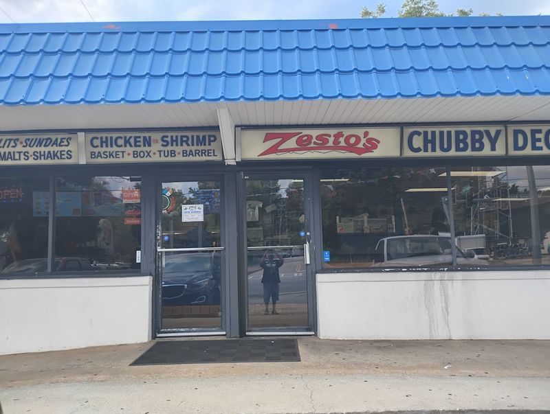 This Old-School Georgia Diner Is Known For Burgers That Keep People Coming Back - Decor Hint Multiple Locations Across Georgia