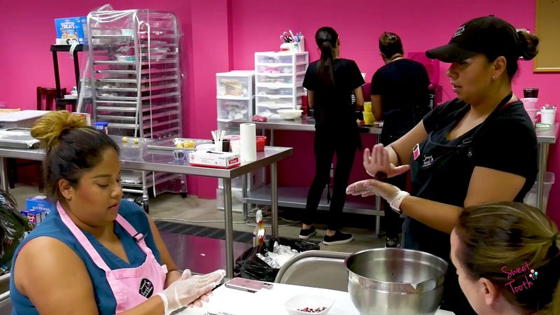 Cake Decorating Classes Available In Store