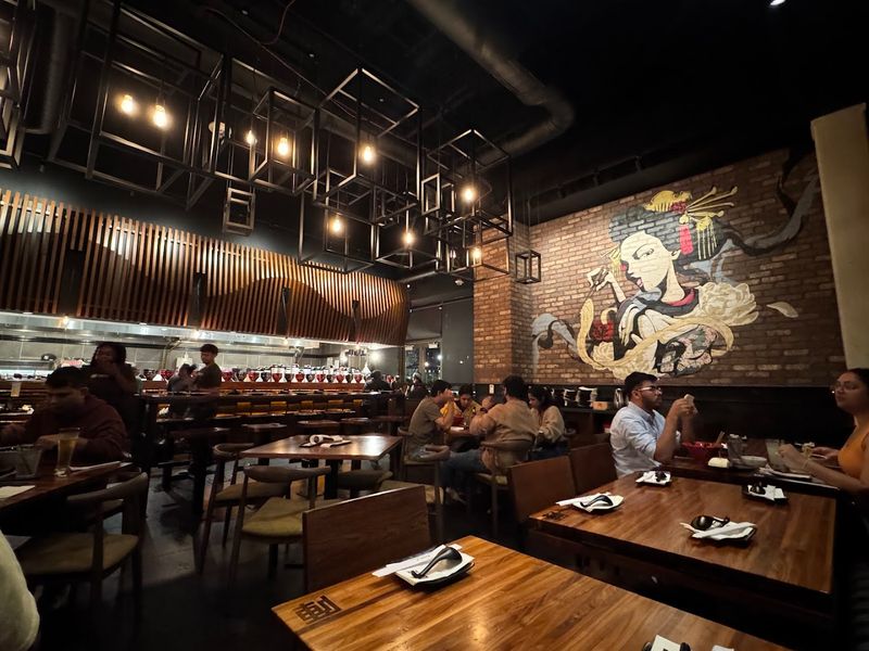 Service That Turns First-Timers Into Loyal Regulars