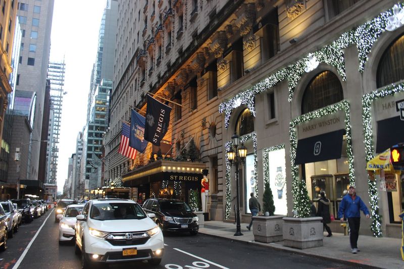 What Makes This New York Street One Of The Most Famous In The World - Decor Hint The Side Streets That Change The Pace