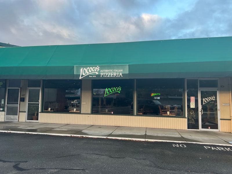 14 Under-The-Radar California Italian Restaurants That Win Fans Without The Hype - Decor Hint Lo Coco's Authentic Italian Pizzeria, San Rafael