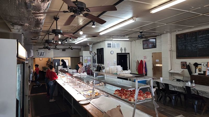 People Drive From Across Georgia For The Outrageously Delicious Fried Chicken At This Iconic Restaurant - Decor Hint Community Atmosphere That Feels Like Belonging Somewhere