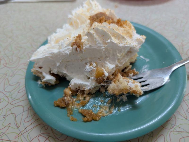 This 1950s Time-Capsule Diner In Atlanta Georgia Serves Lemon Icebox Pie Worthy Of Movie Fame - Decor Hint Homemade Desserts