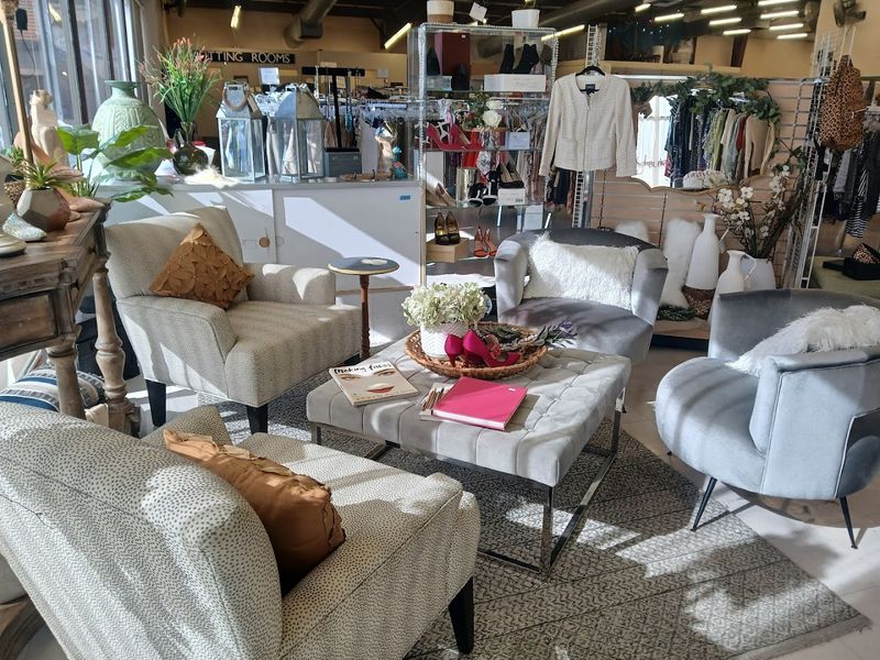 Snowline Thrift Store, Folsom