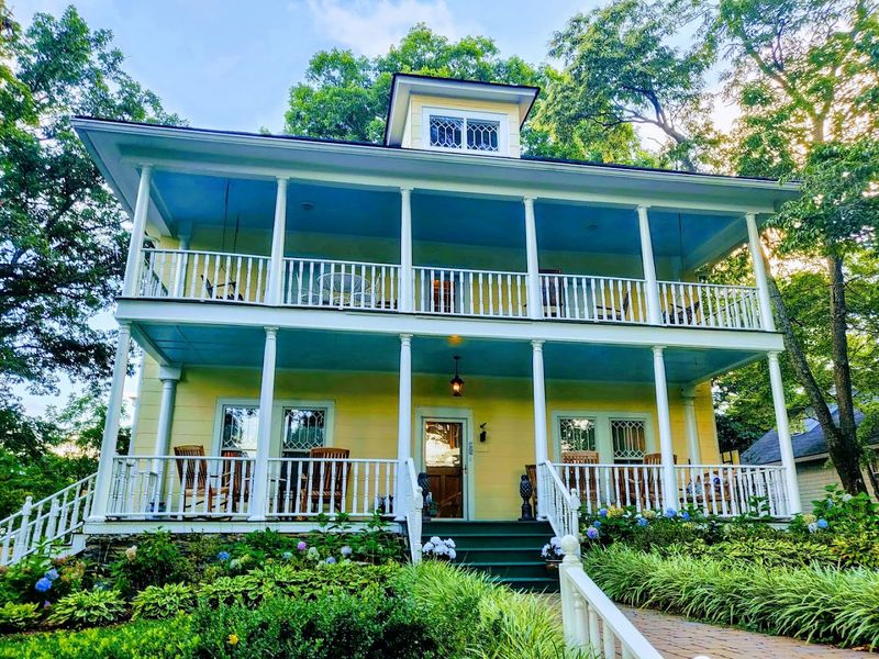 Lodging With A Mountain Soul