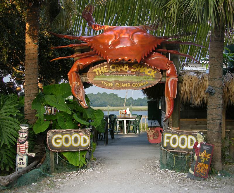 This No-Frills Restaurant In Georgia Has Famous Seafood Known Throughout The State - Decor Hint Walk-Ins Are Welcome Without a Reservation